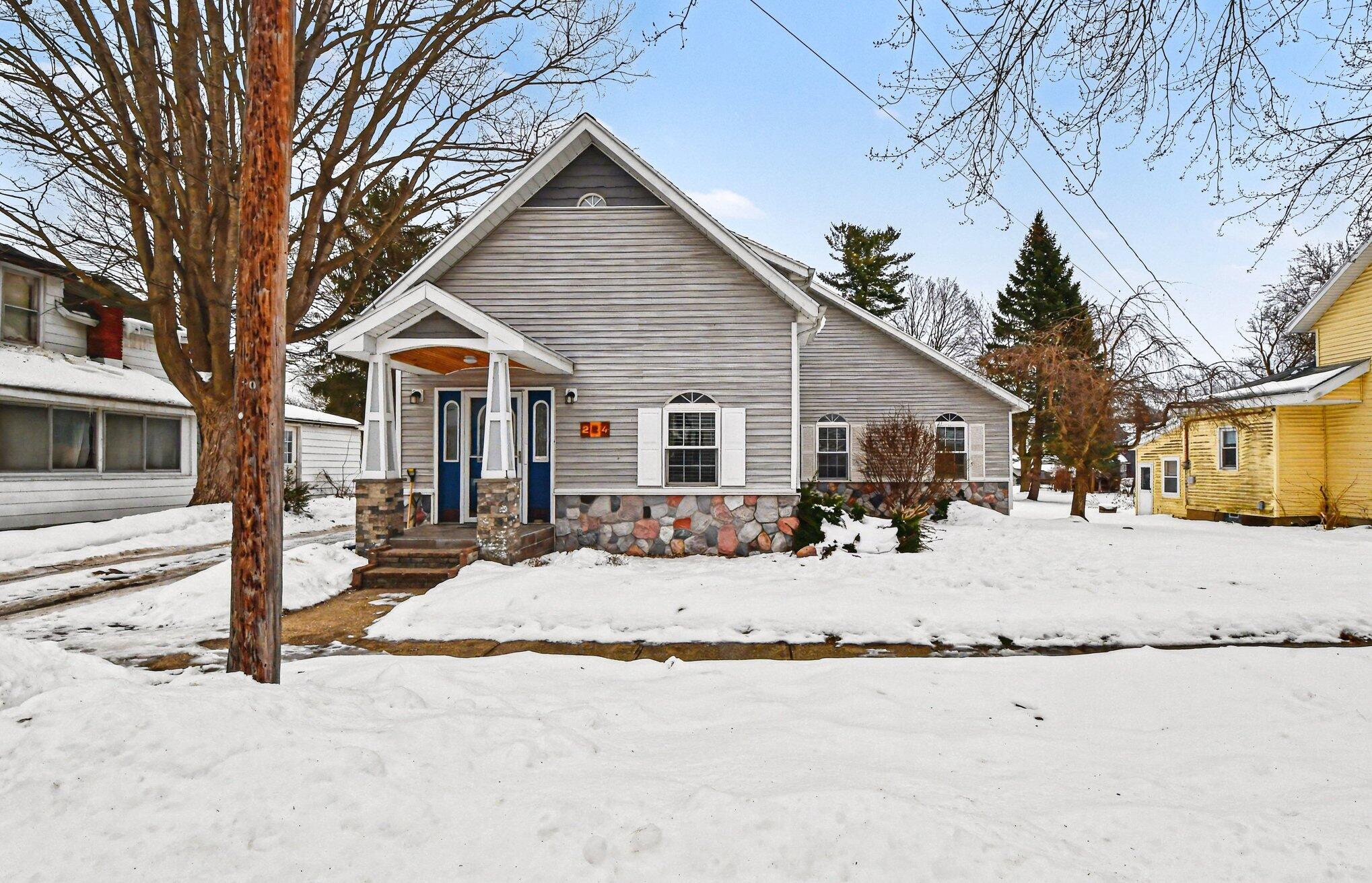 224 Pleasant Avenue SE