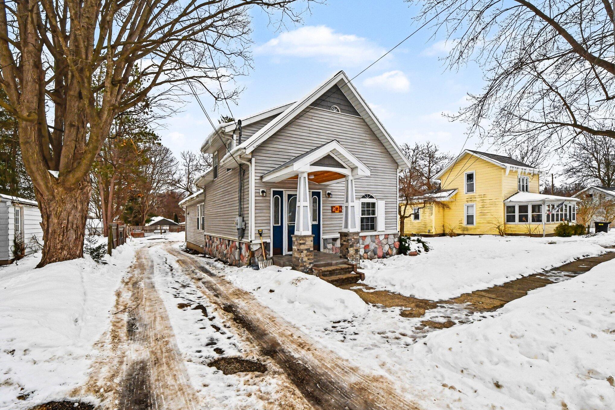 224 Pleasant Avenue SE