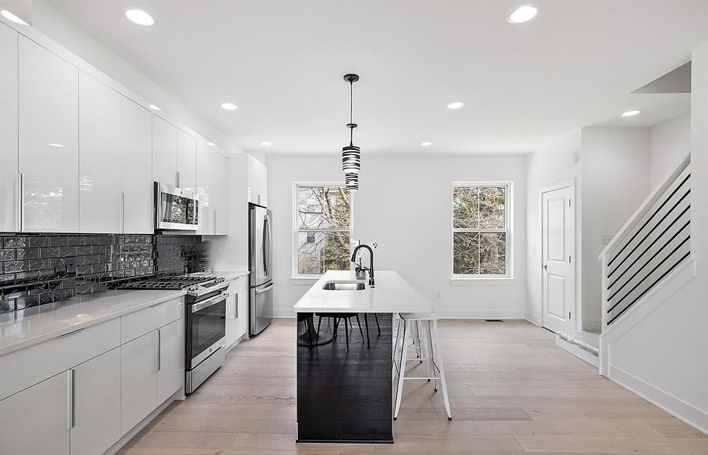 2878 SUMMERS Place