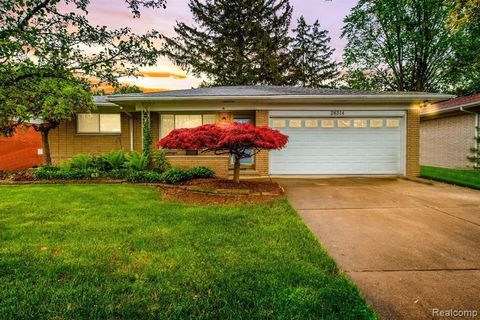 28314 JAMES Drive Warren City MI 48092
