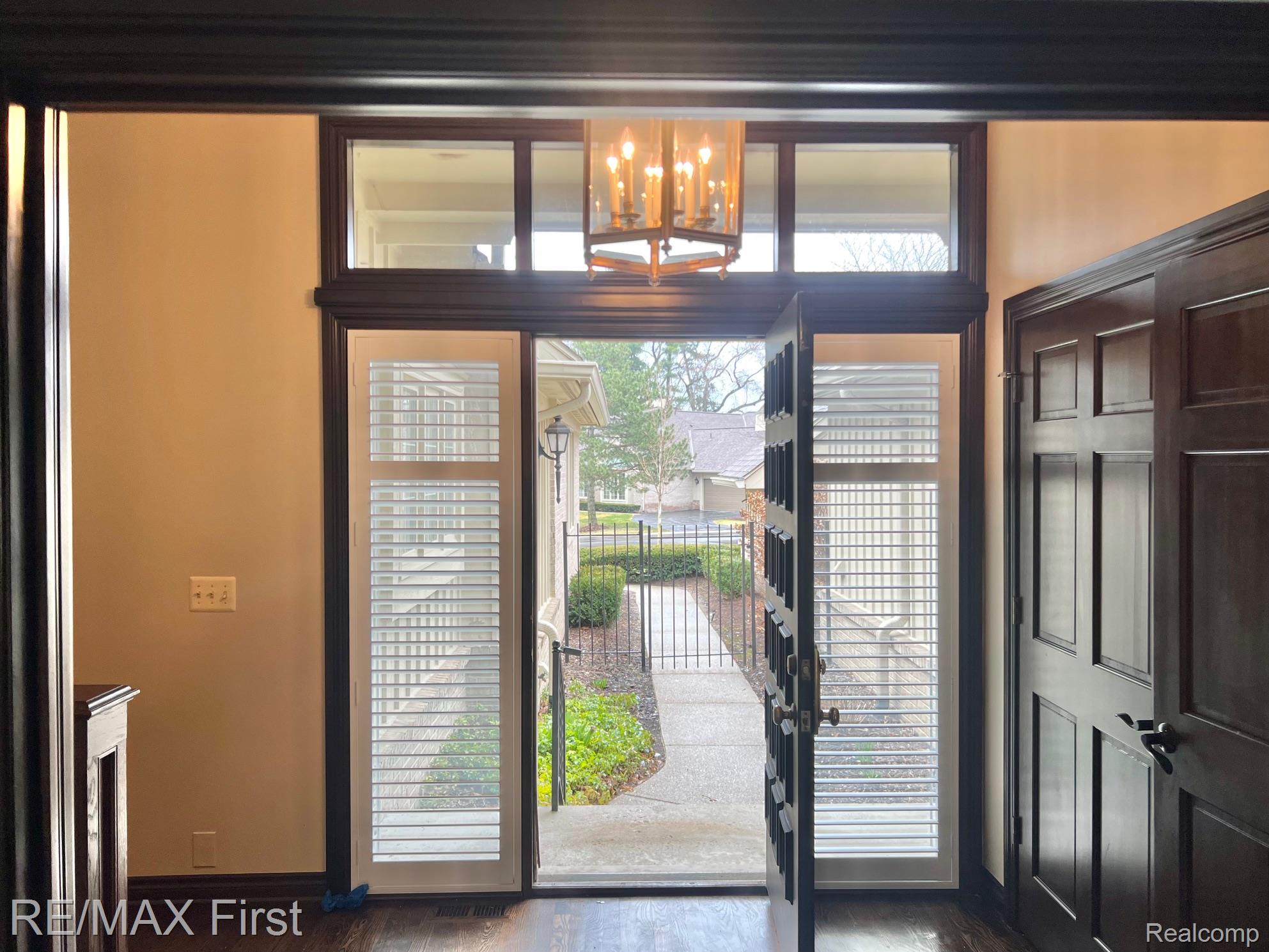 2483 Hickory Glen Drive 3