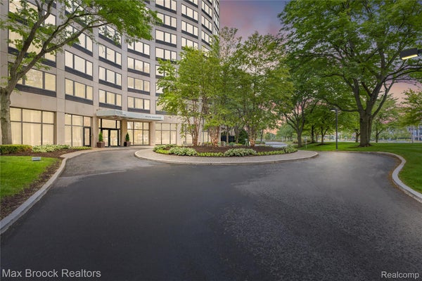 5000 TOWN CTR STE 2605, SOUTHFIELD, MI 48075 - Image c2d5988b2995d5f5a9ded627cee1134a/2607334046