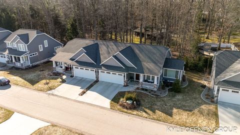 A home in SaugatuckTownship_Allegan