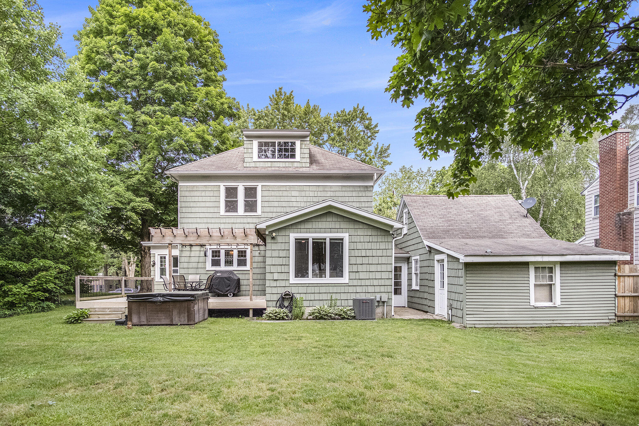 3544 Briggs Boulevard NE