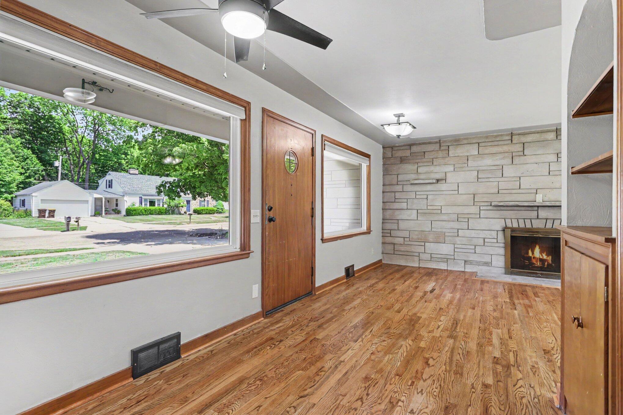 521 North Drive W