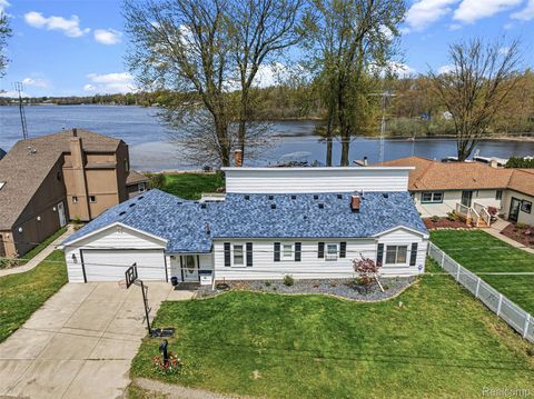 3142 Ponemah Drive Fenton Charter Township MI 48430