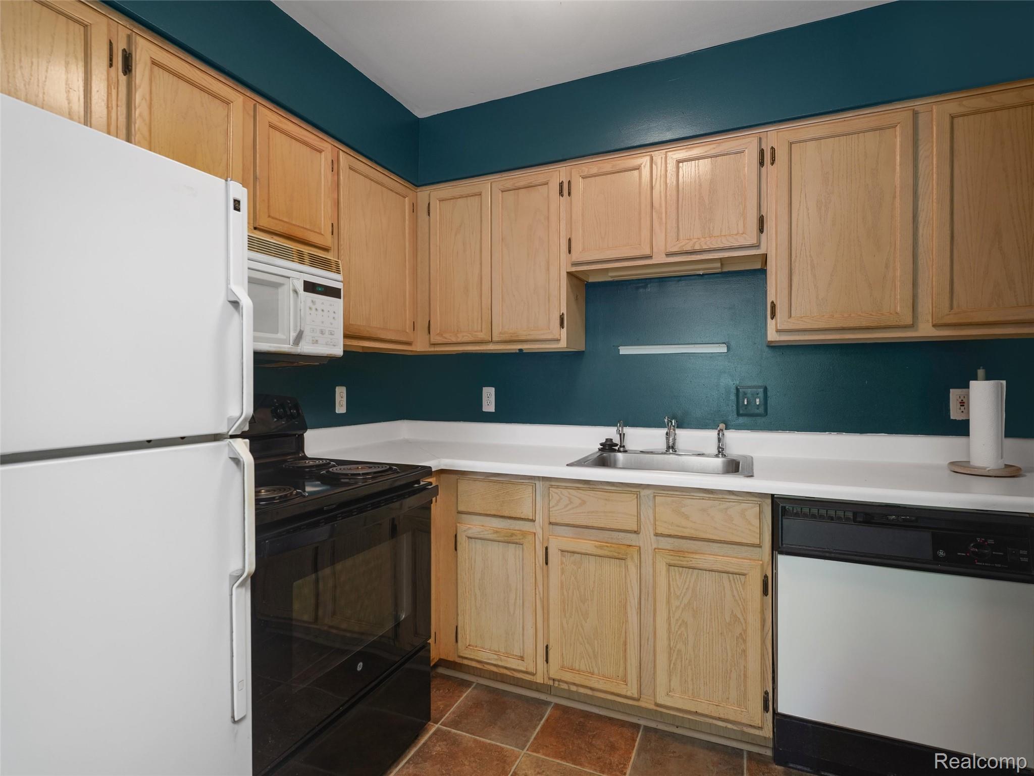 1127 S Lake Drive 206