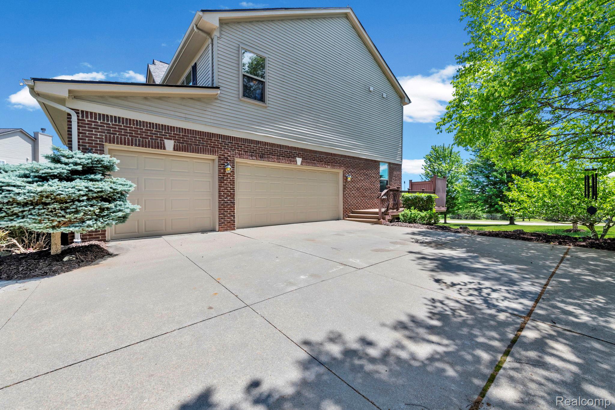 981 Coventry Court