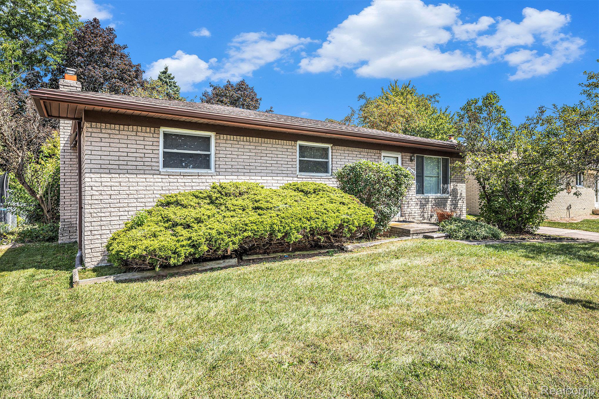 Clinton Charter Township, Michigan 48038, United States, 3 Bedrooms Bedrooms, ,1 BathroomBathrooms,Residential,Active,198894