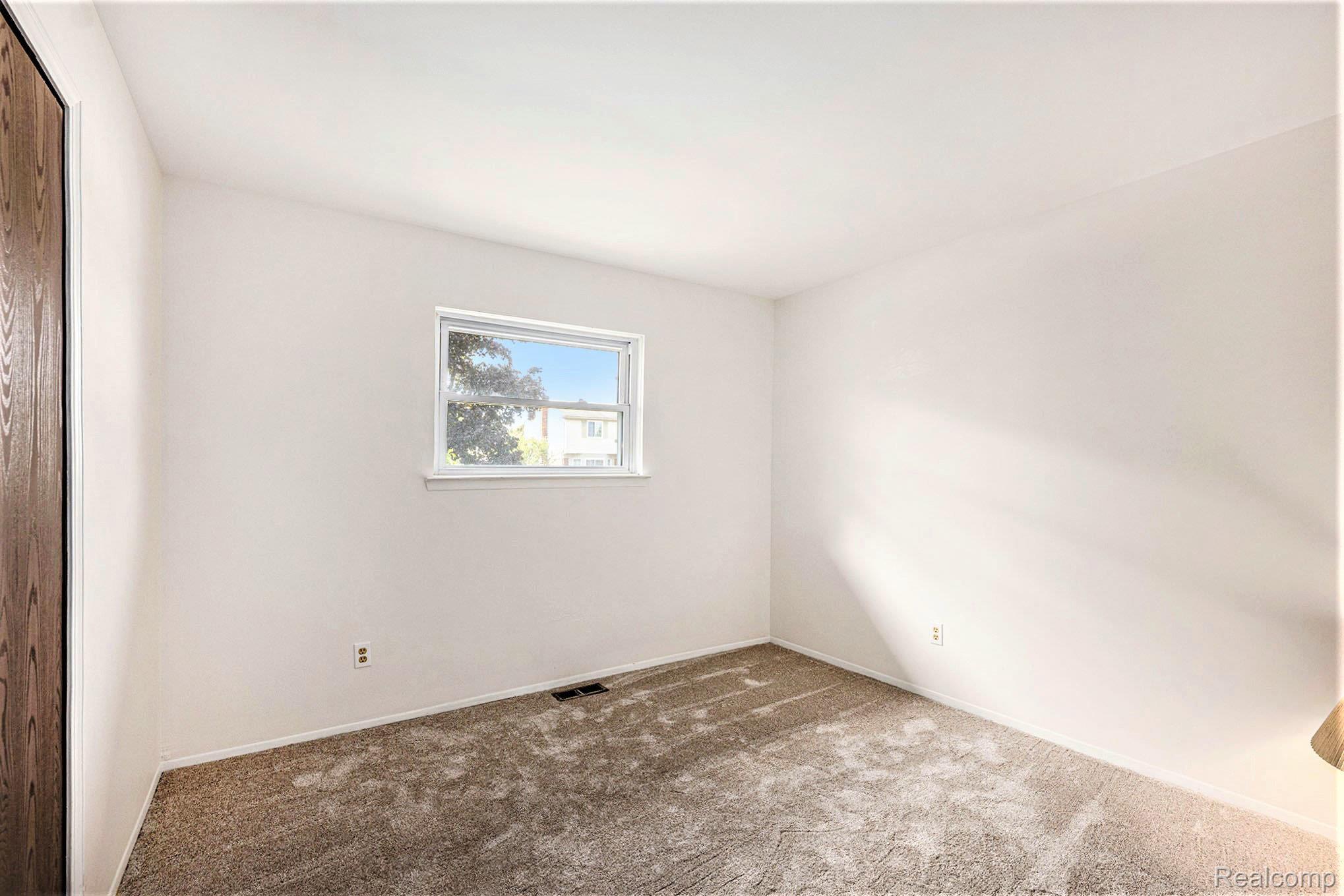 Clinton Charter Township, Michigan 48038, United States, 3 Bedrooms Bedrooms, ,1 BathroomBathrooms,Residential,Active,198894