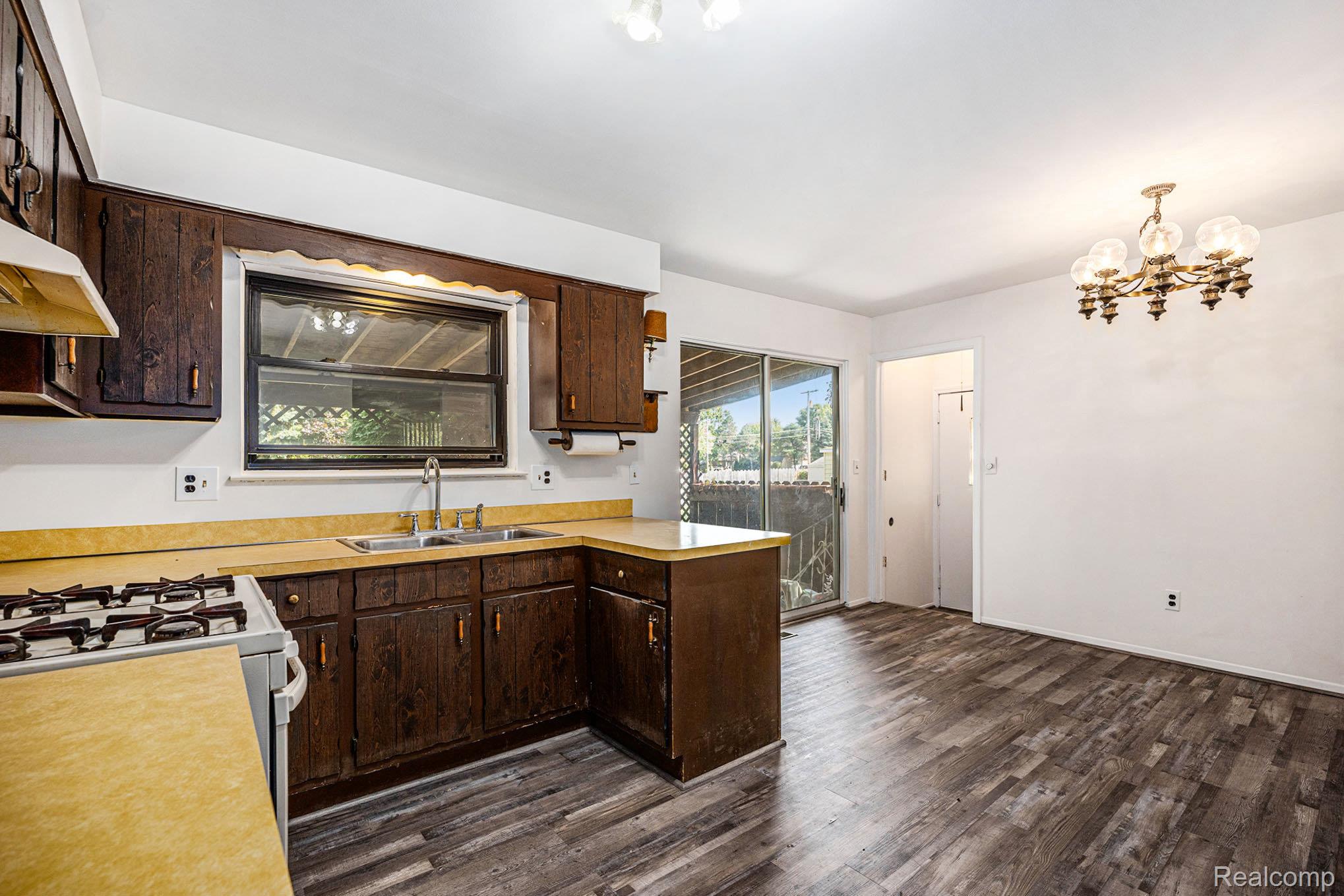 Clinton Charter Township, Michigan 48038, United States, 3 Bedrooms Bedrooms, ,1 BathroomBathrooms,Residential,Active,198894