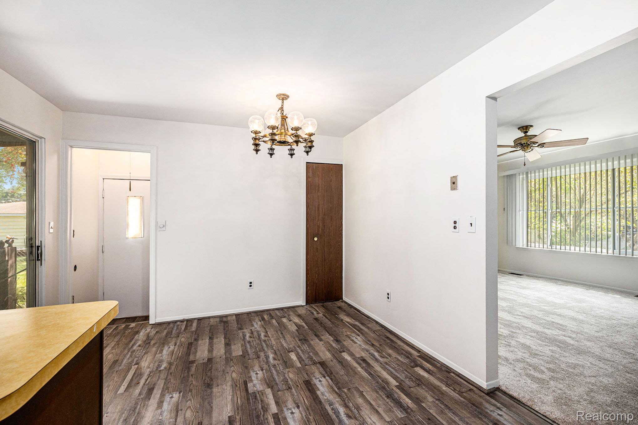 Clinton Charter Township, Michigan 48038, United States, 3 Bedrooms Bedrooms, ,1 BathroomBathrooms,Residential,Active,198894