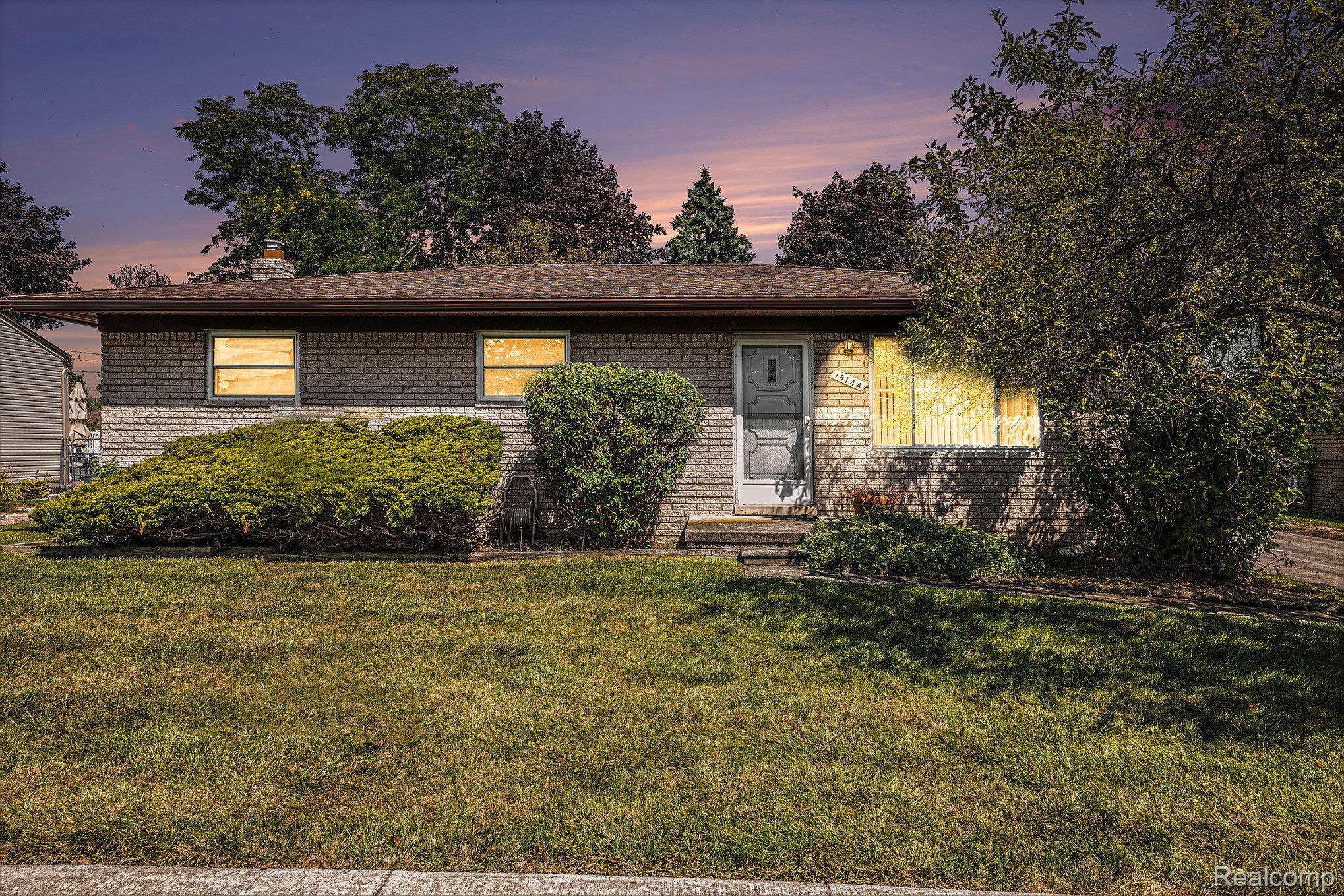 Clinton Charter Township, Michigan 48038, United States, 3 Bedrooms Bedrooms, ,1 BathroomBathrooms,Residential,Active,198894