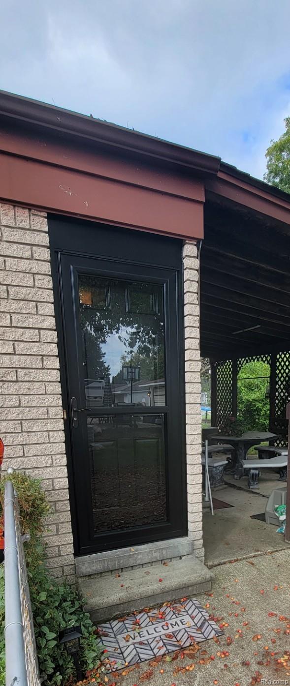 Clinton Charter Township, Michigan 48038, United States, 3 Bedrooms Bedrooms, ,1 BathroomBathrooms,Residential,Active,198894