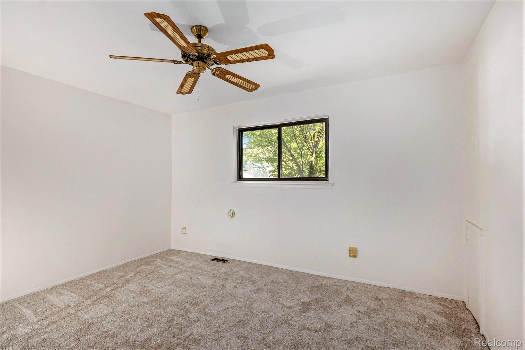 Clinton Charter Township, Michigan 48038, United States, 3 Bedrooms Bedrooms, ,1 BathroomBathrooms,Residential,Active,198894