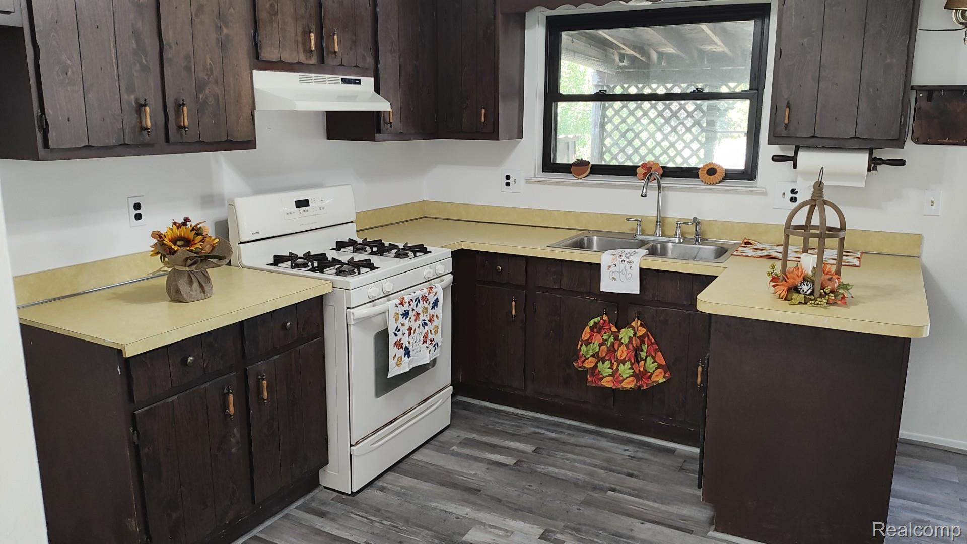 Clinton Charter Township, Michigan 48038, United States, 3 Bedrooms Bedrooms, ,1 BathroomBathrooms,Residential,Active,198894