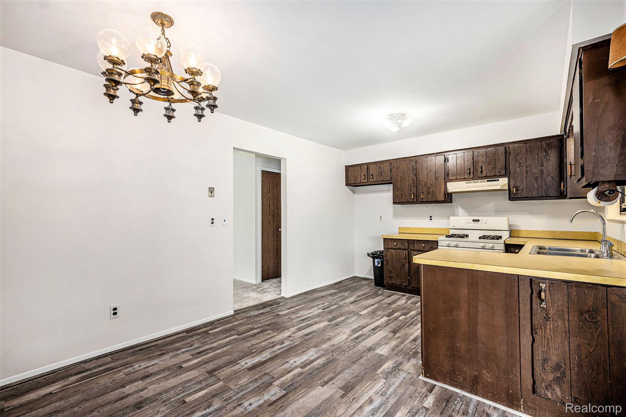 Clinton Charter Township, Michigan 48038, United States, 3 Bedrooms Bedrooms, ,1 BathroomBathrooms,Residential,Active,198894