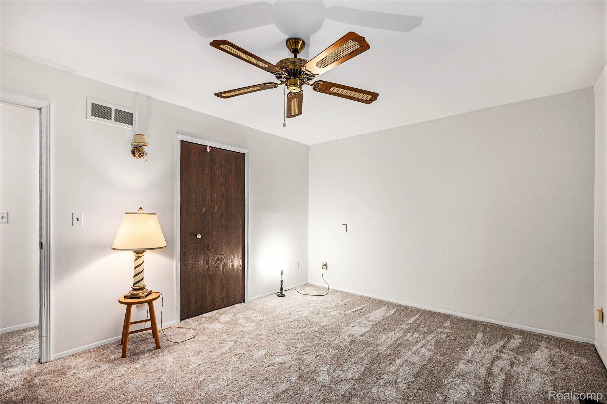 Clinton Charter Township, Michigan 48038, United States, 3 Bedrooms Bedrooms, ,1 BathroomBathrooms,Residential,Active,198894