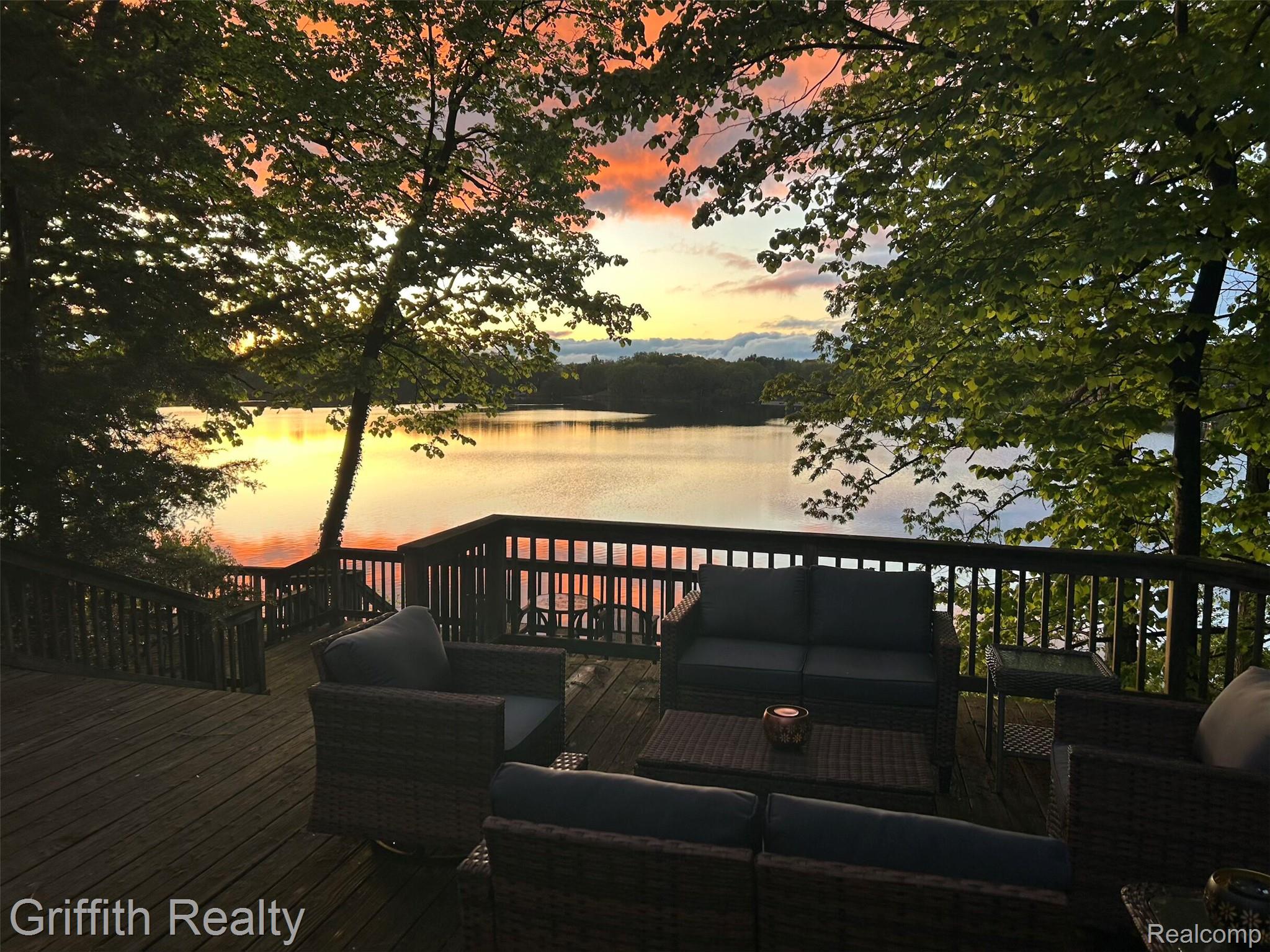 6262 Briggs Lake Drive