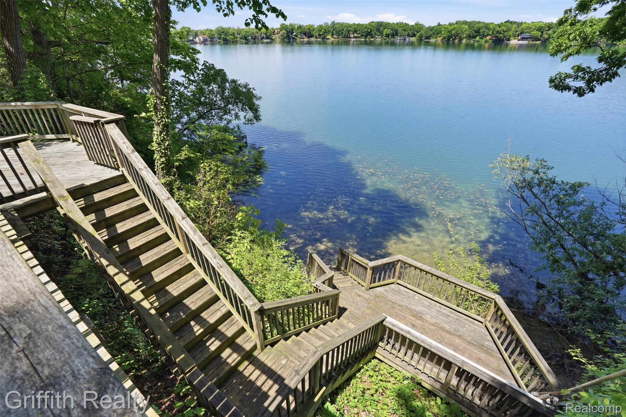 6262 Briggs Lake Drive