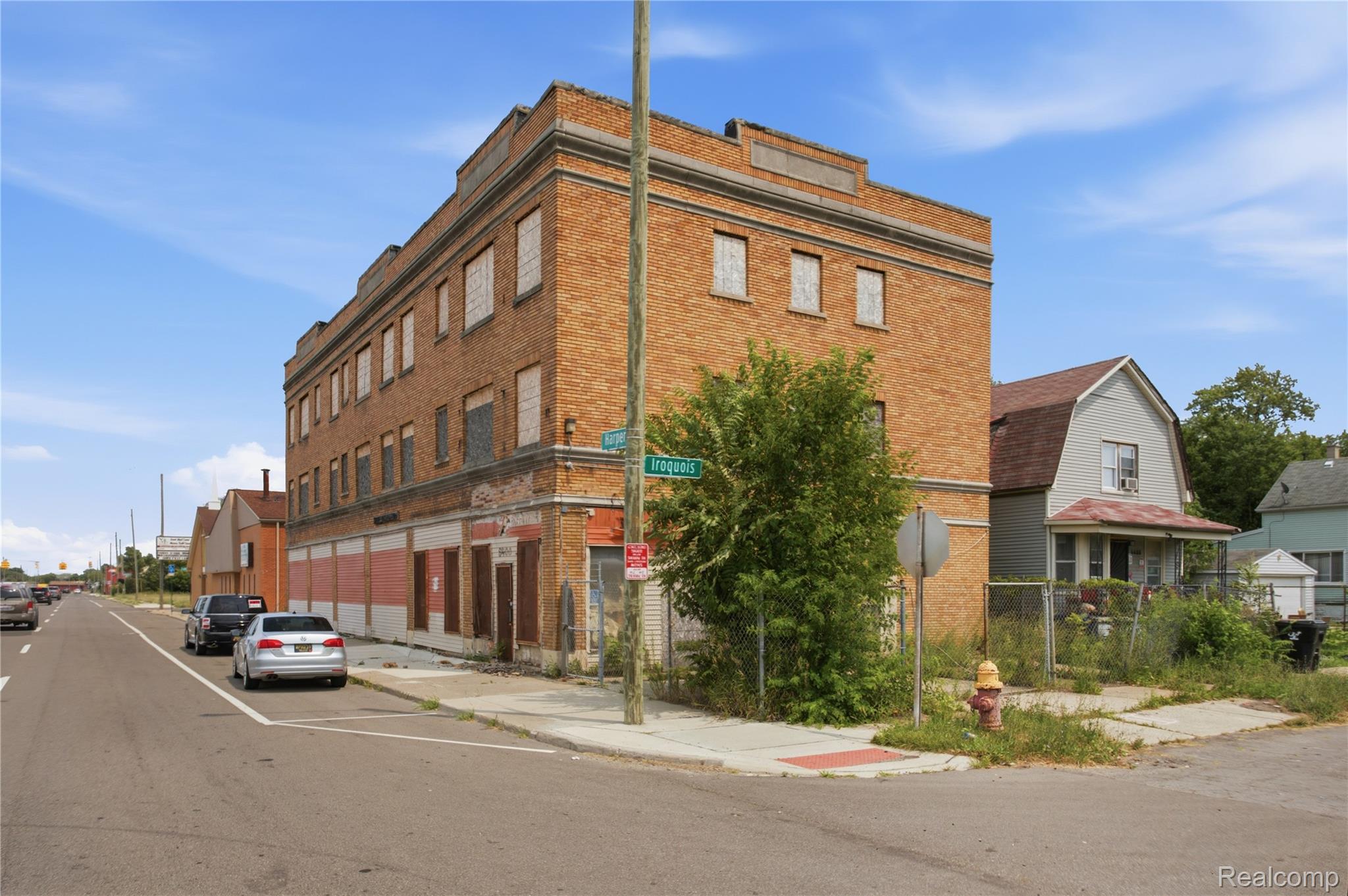 6494 Iroquois Street
