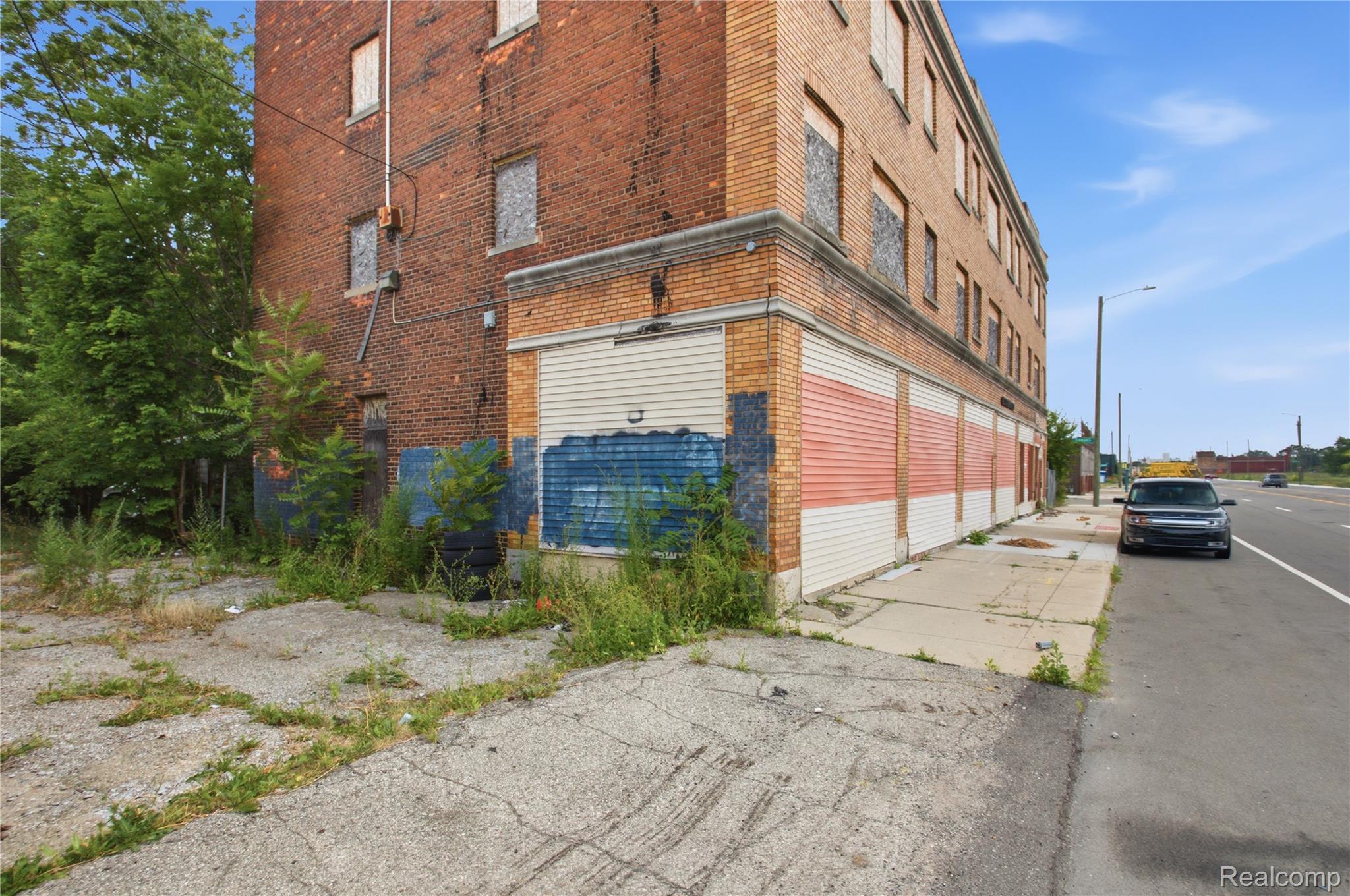 6494 Iroquois Street