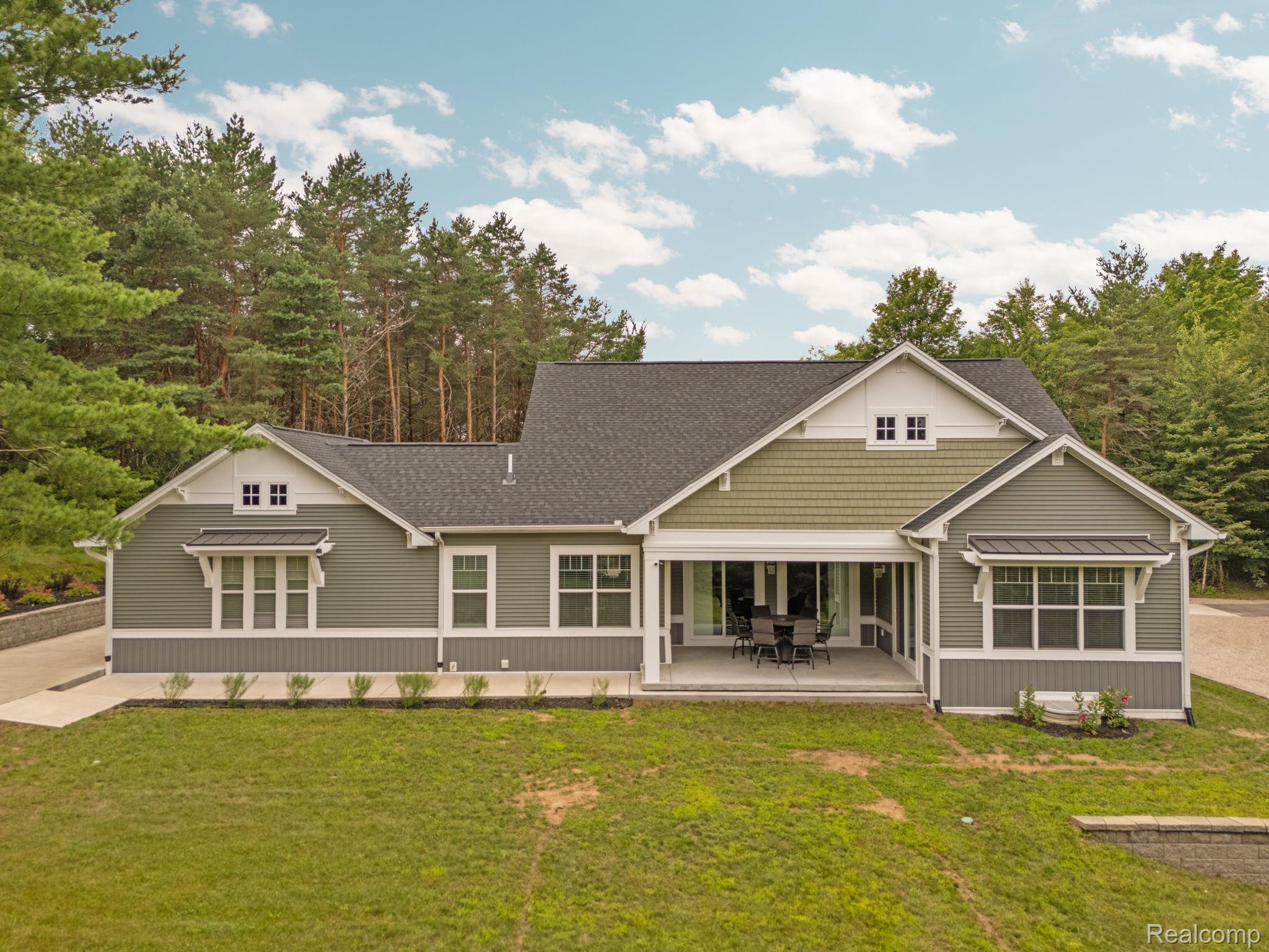 4082 County Road 612 NE