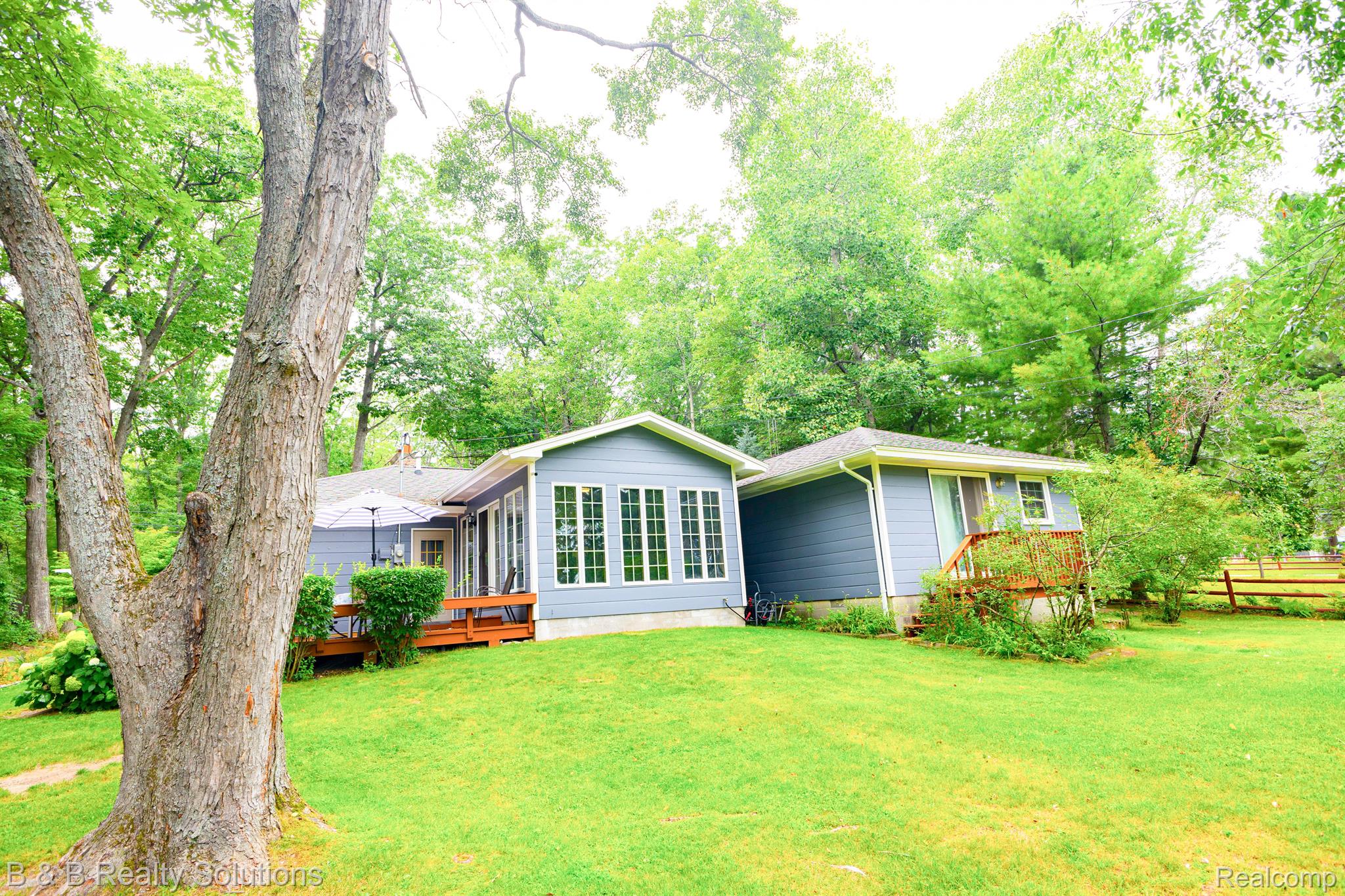 1130 W HIGGINS LAKE Drive