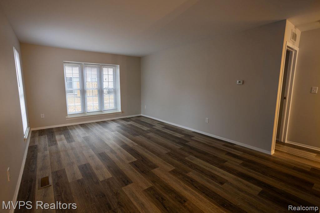 34289 Garfield Circle