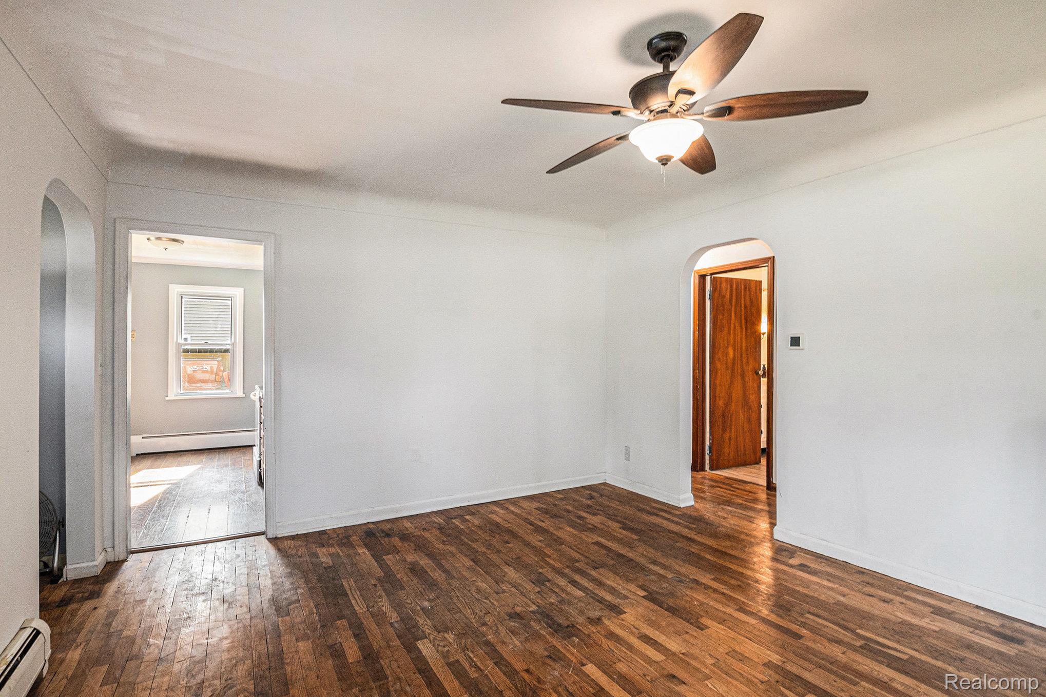 1340 E Grand River Road