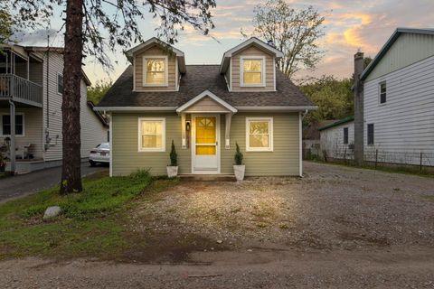 10281 GROVE Drive Green Oak Township Livingston MI 48189