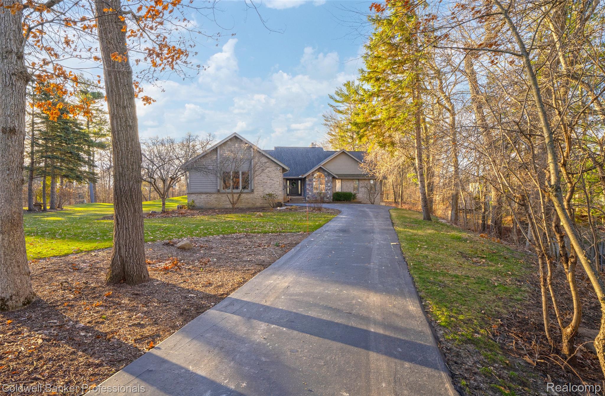 1963 Turnberry Court