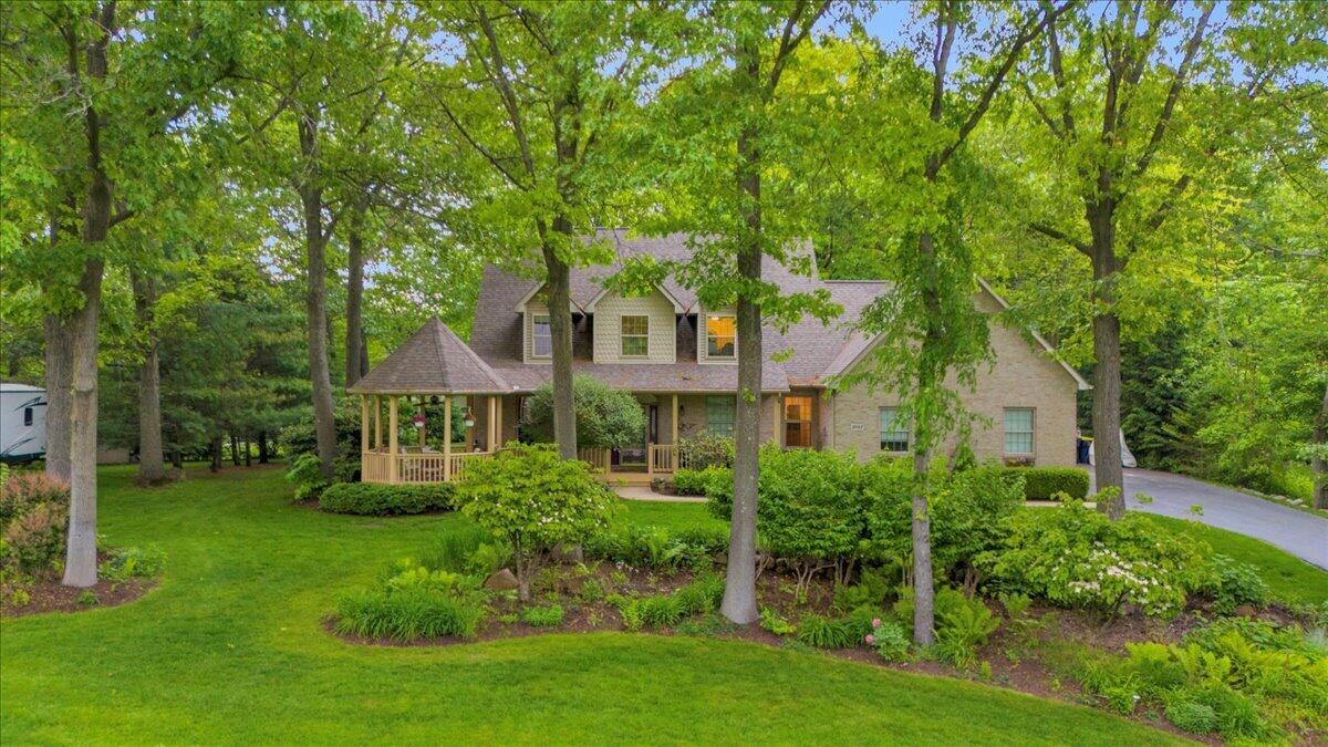 2082 Blackberry Lane