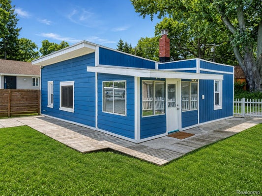 95 N HULBERT ST, WHITE LAKE, MI 48386 - Image c33fc3fabd642bf1c312f8647f718c78/85501662