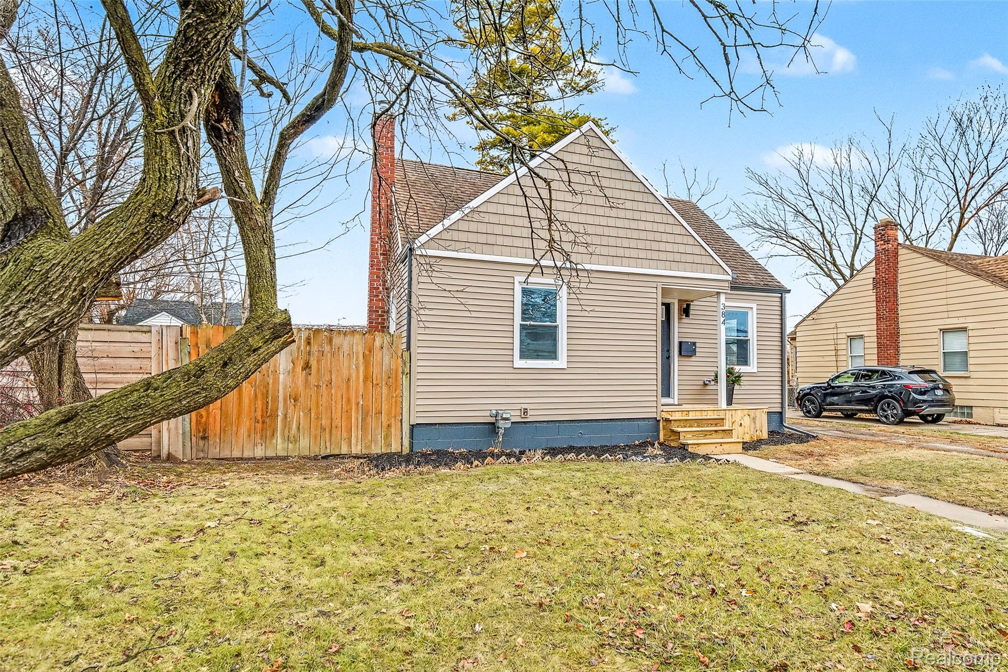 384 E Chesterfield Street