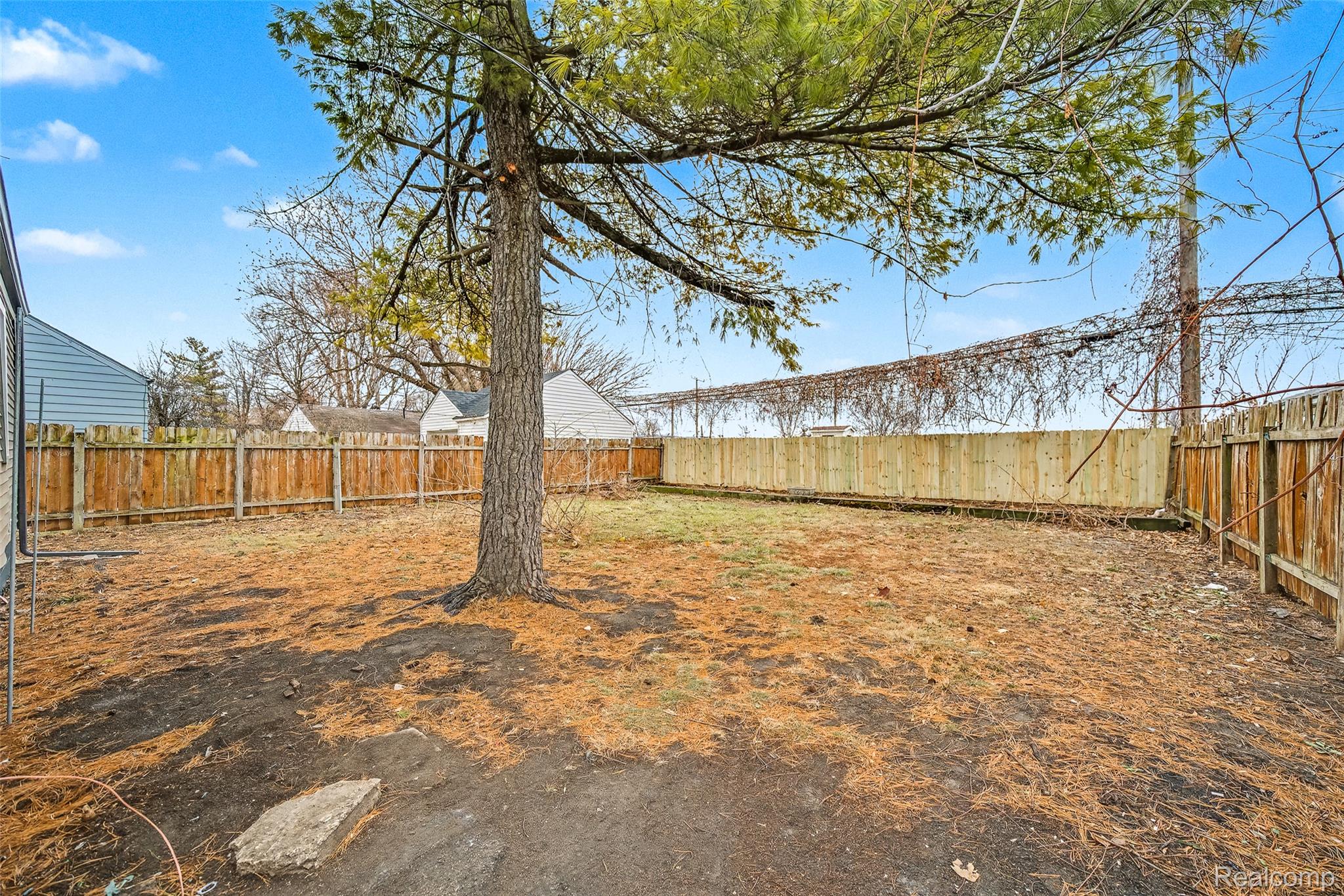 384 E Chesterfield Street