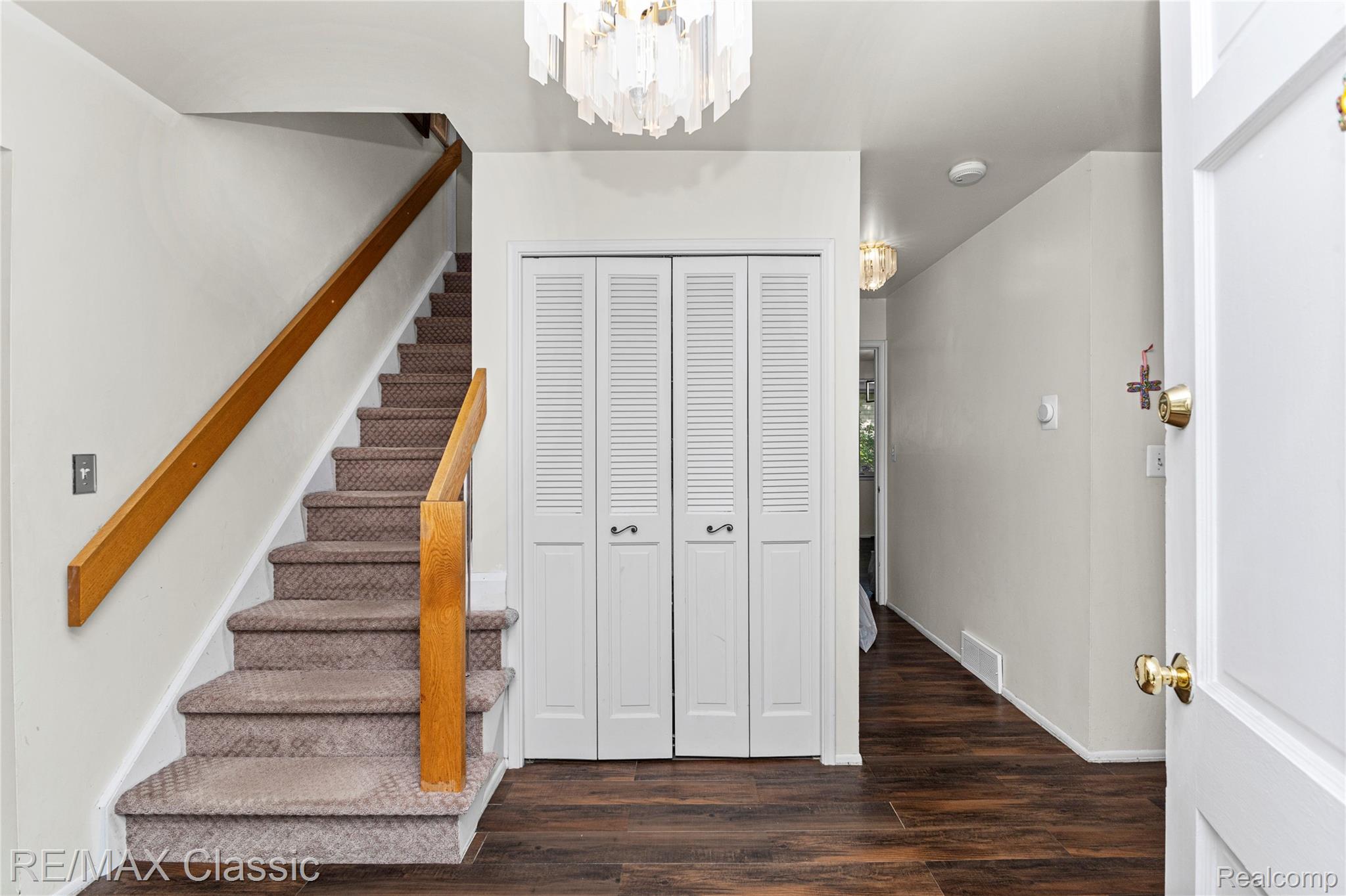 27036 Arlington Drive