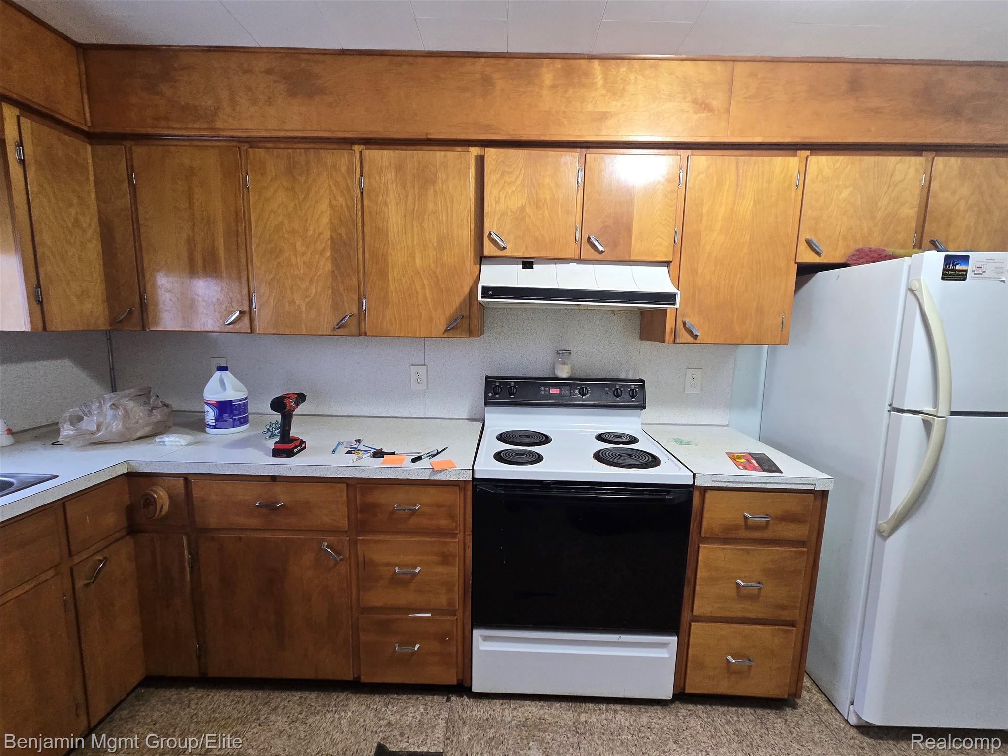 151 S Mapleleaf Road