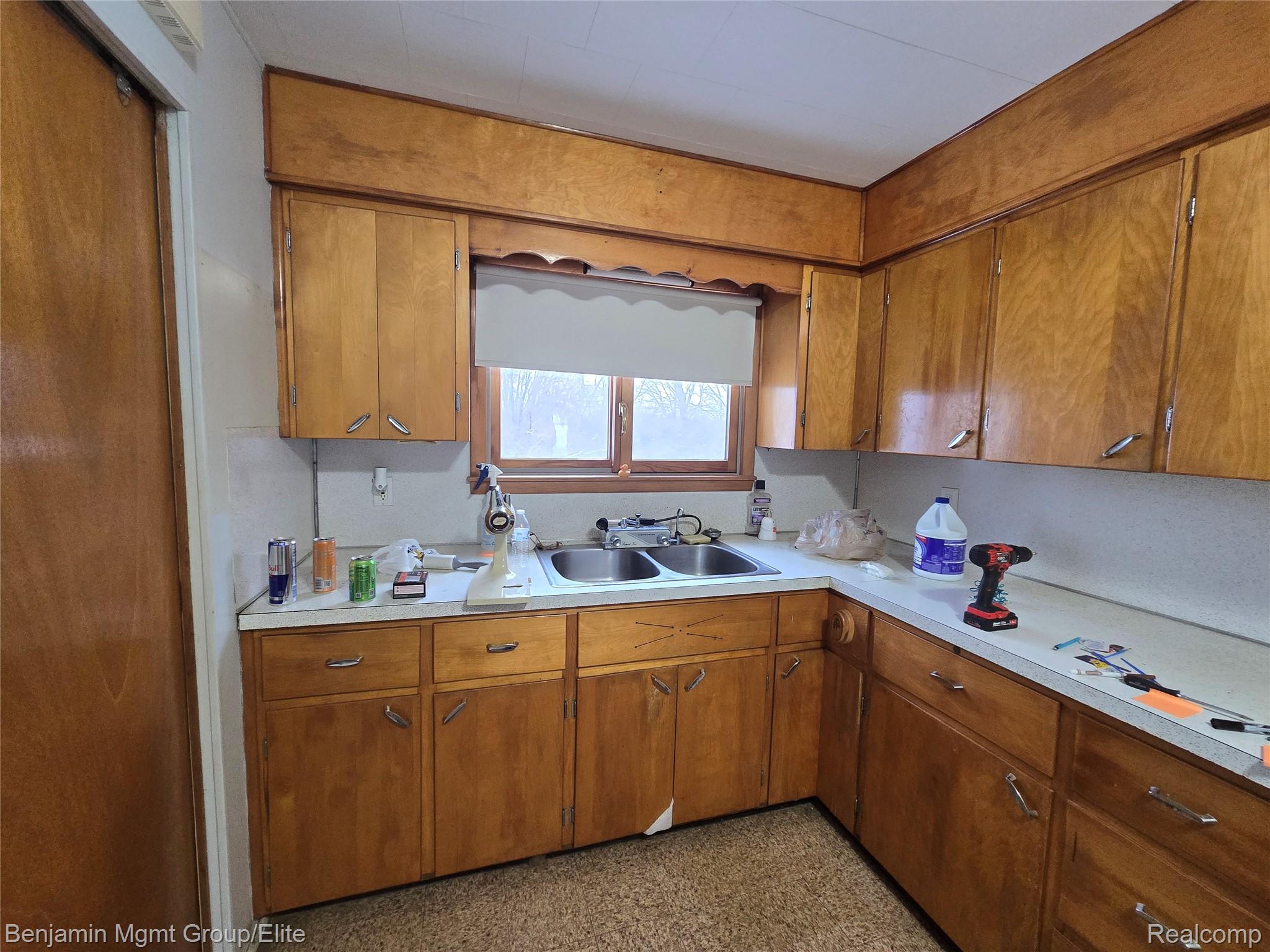 151 S Mapleleaf Road