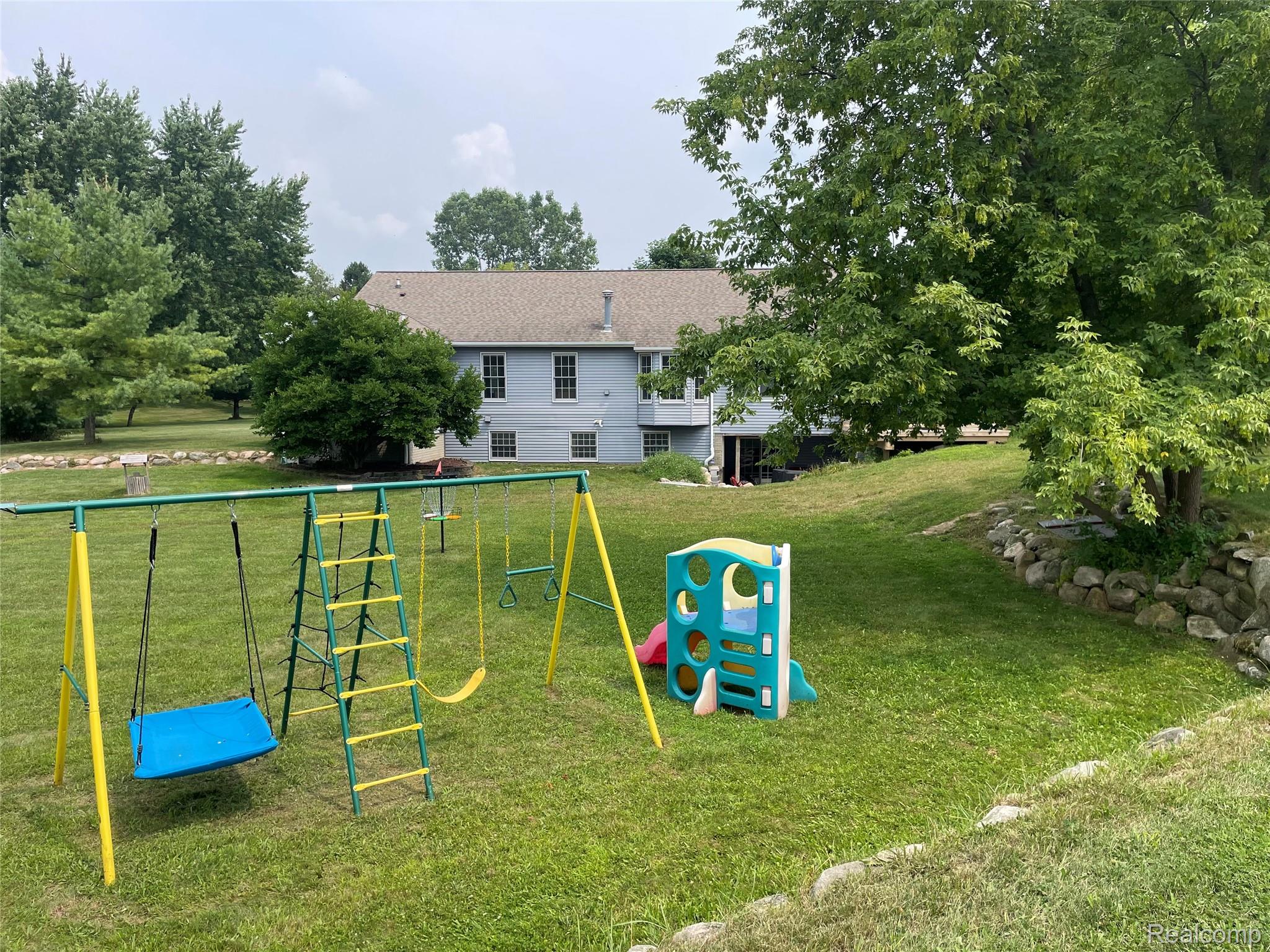 Ortonville Village, Michigan 48462, United States, 4 Bedrooms Bedrooms, ,3 BathroomsBathrooms,Residential,Active,184805