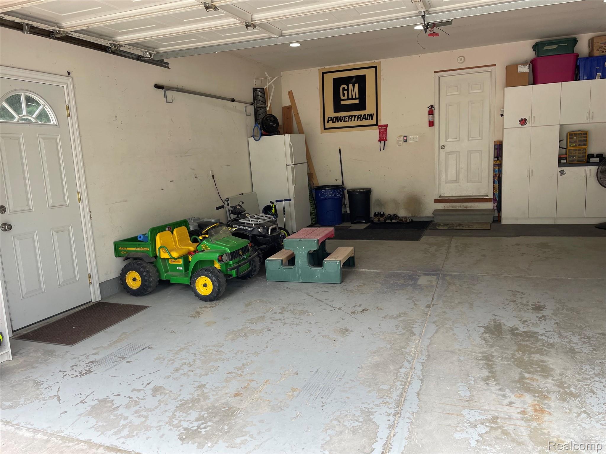 Ortonville Village, Michigan 48462, United States, 4 Bedrooms Bedrooms, ,3 BathroomsBathrooms,Residential,Active,184805