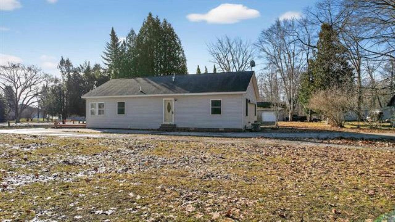 1647 N Huron Road