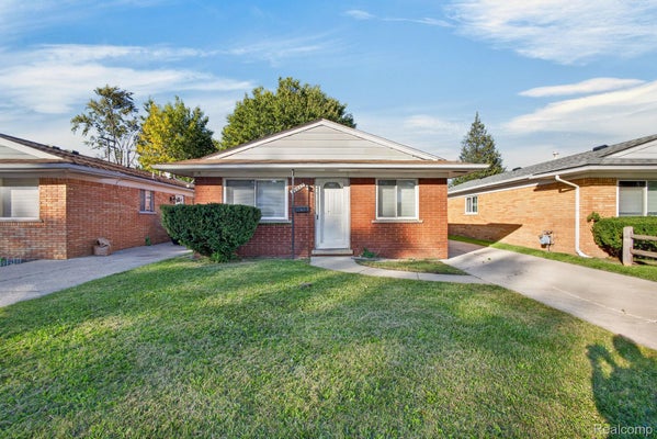 20653 HOLLYWOOD ST, HARPER WOODS, MI 48225 - Image c3555025ff465ac698d1b2acdb04c6cd/495126012