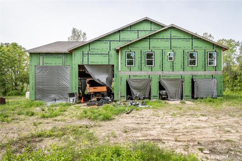 1601 W ROSE CENTER Road Holly Township MI 48442