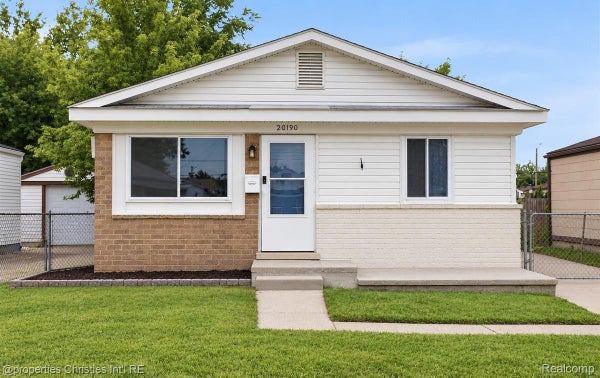 20190 VERMANDER AVE, CLINTON TOWNSHIP, MI 48035 - Image c35ed4e13bdf62cfa71ced2b76616630/692222717