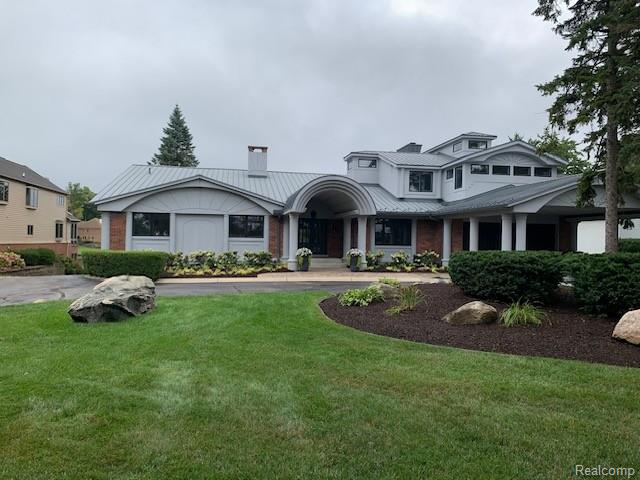 2440 Lake Angelus Lane