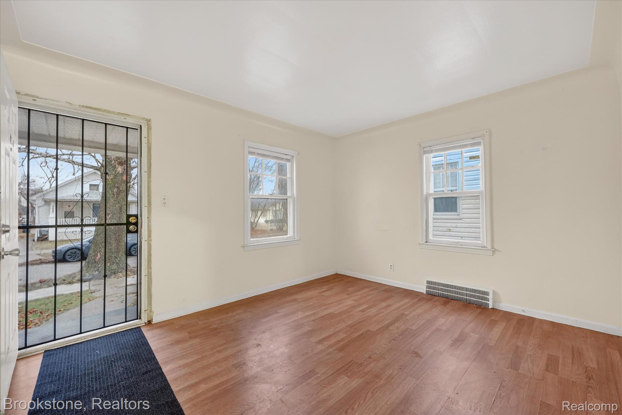 7285 Mansfield Street