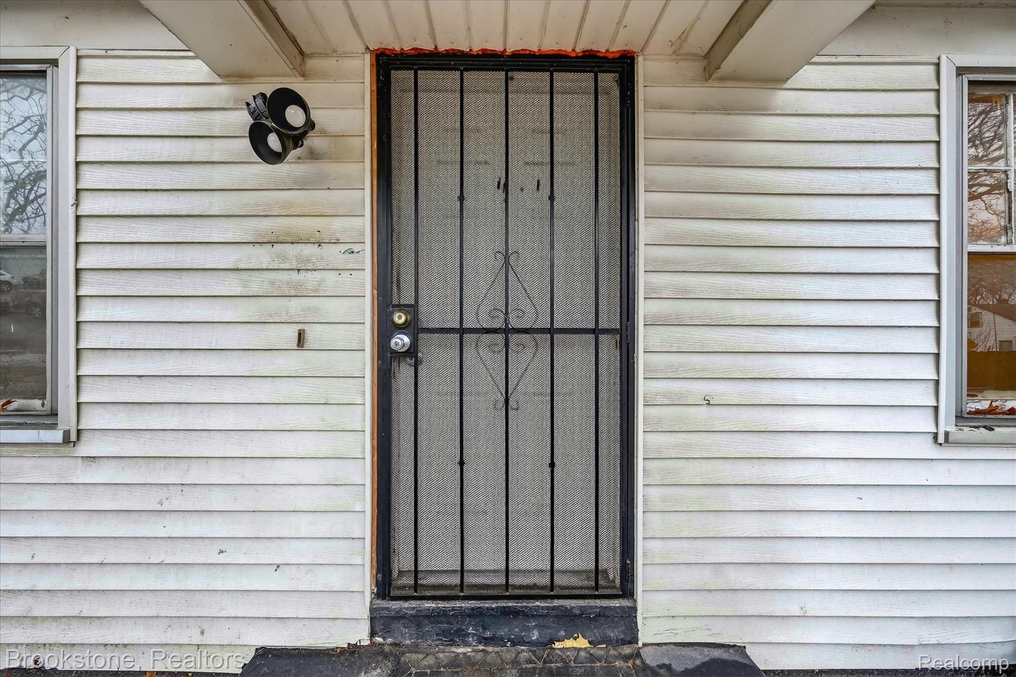 7285 Mansfield Street