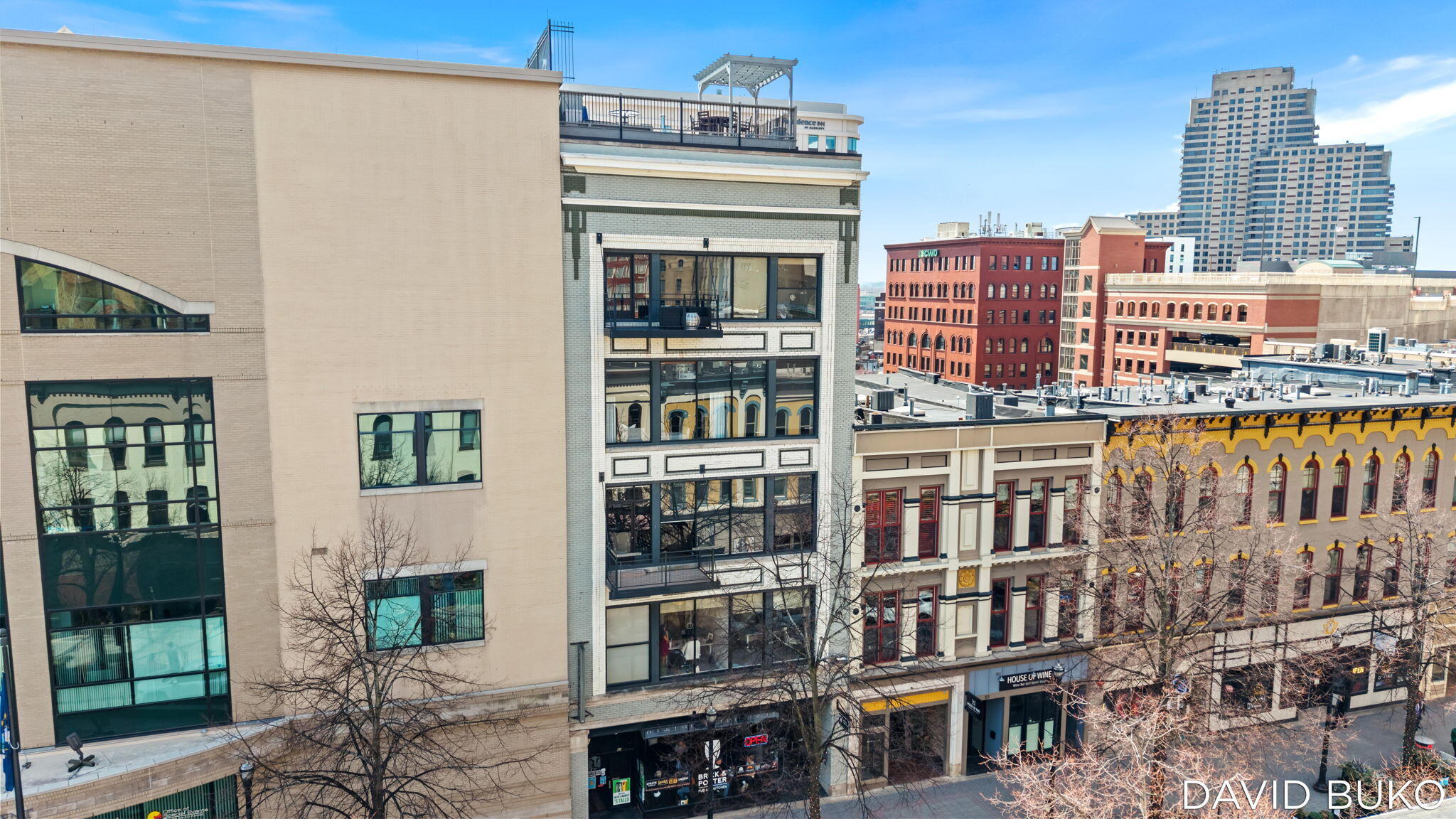 49 Monroe Center Street NW 10