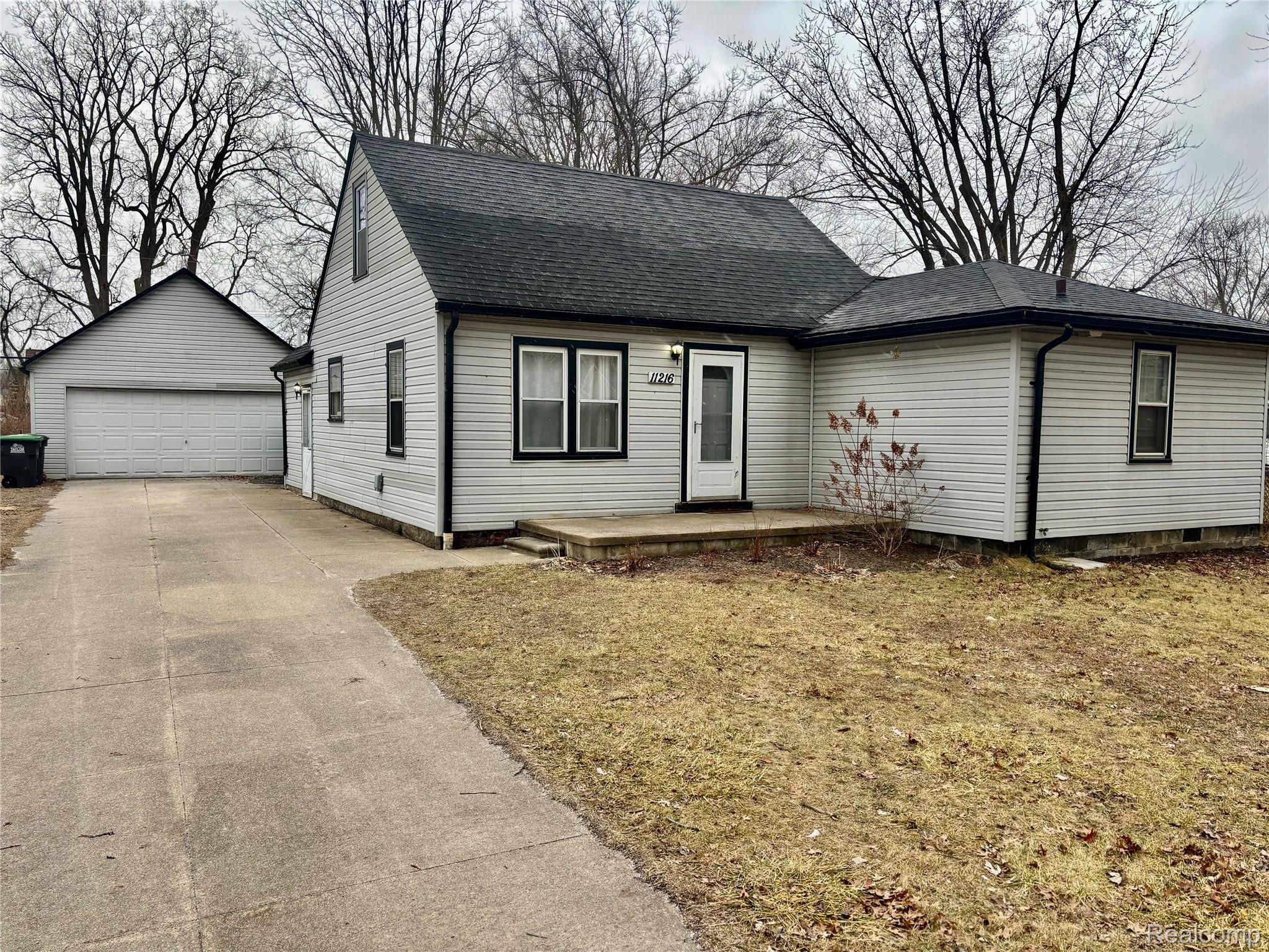 11216 Cape Cod Street